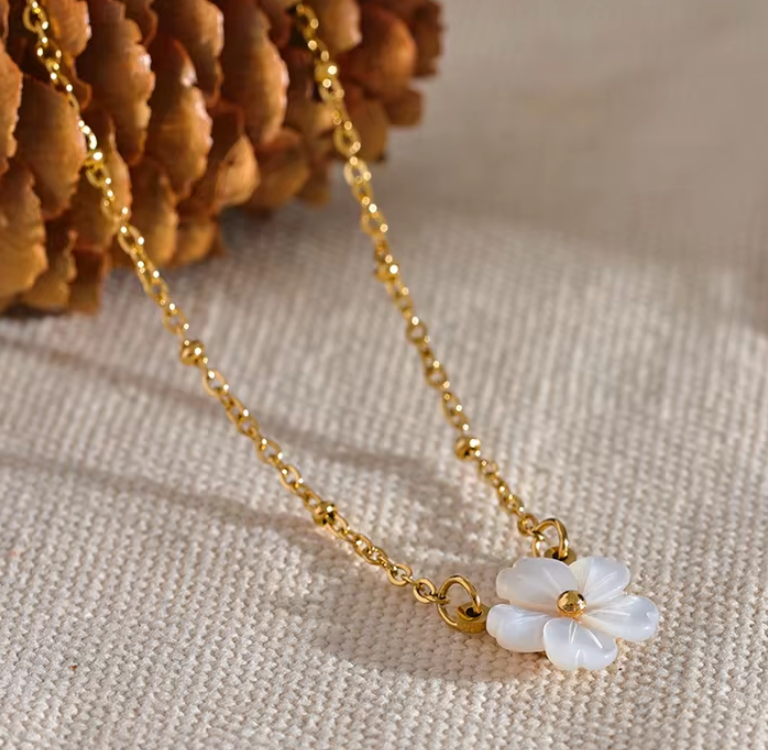 Shell flower Pendant
