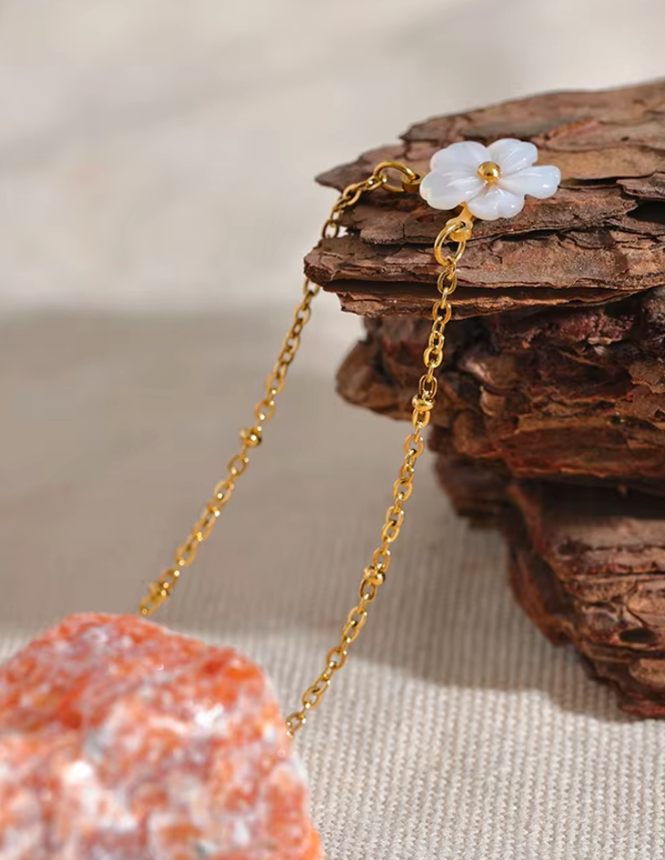 Shell flower Pendant